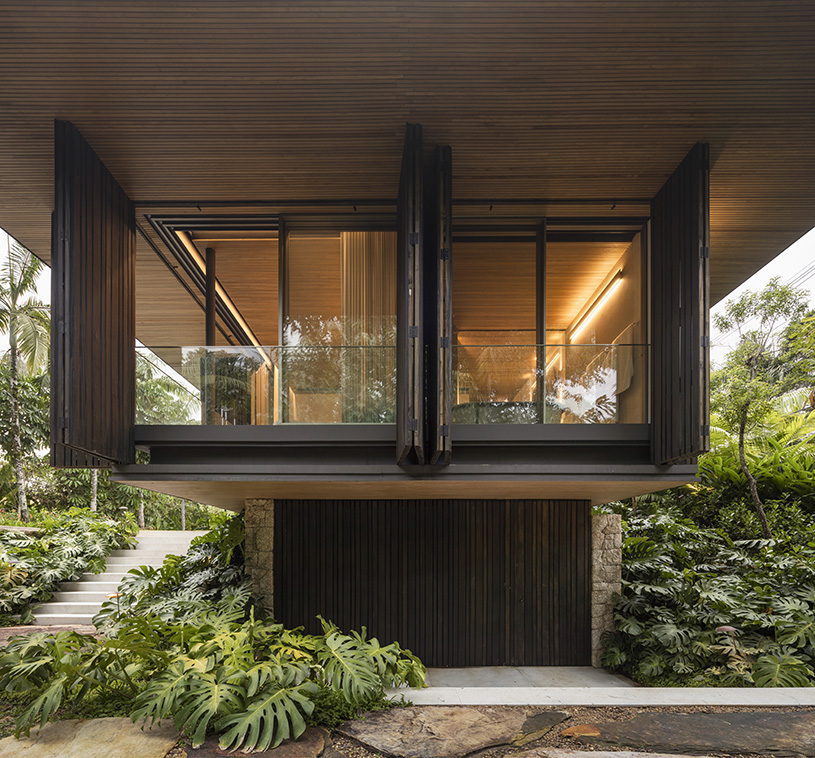 jacobsen arquitetura connects interior and exterior in this compact scale home on the coast of sao paulo 9