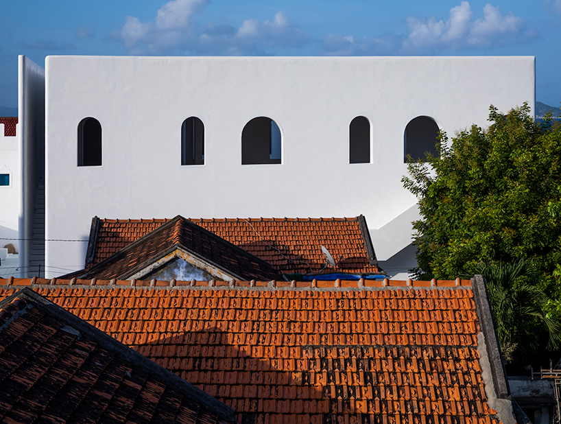 a small santorini in vinh phong bay vietnam 4