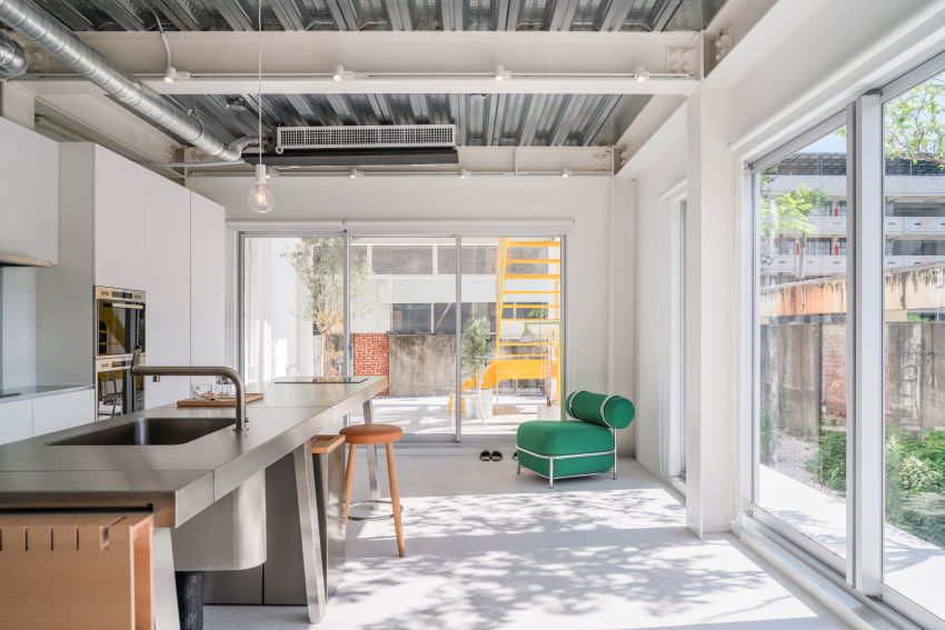 modularized open steel grid reshapes family living on tight site in taiwan - 6
