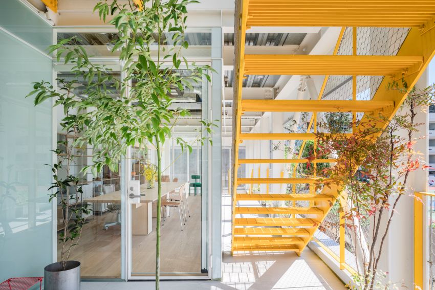 modularized open steel grid reshapes family living on tight site in taiwan - 8