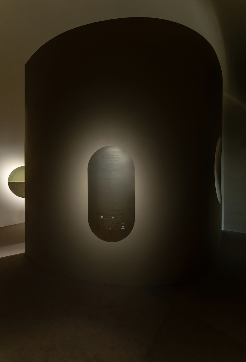 spatial foldings at the antiquity exhibition designed by narchitektura 6