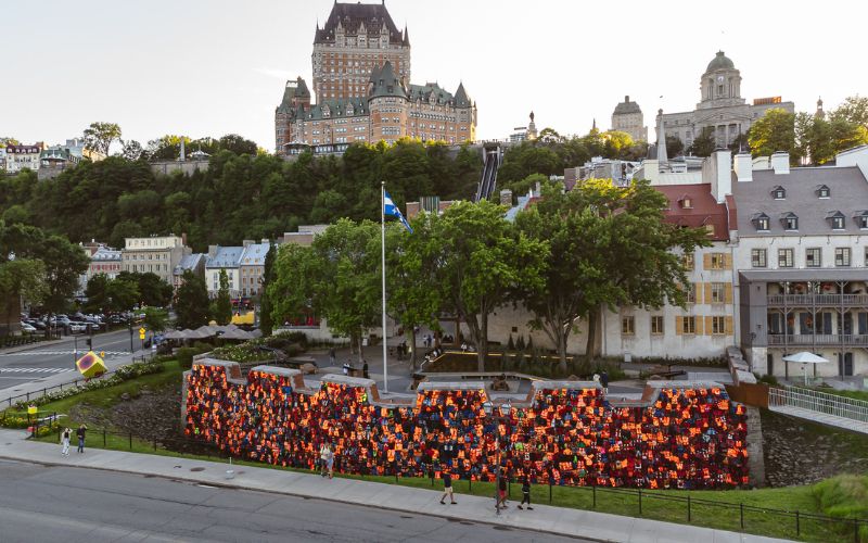 ai weiwei installs 2000 life jackets of syrian refugees at québec royal battery