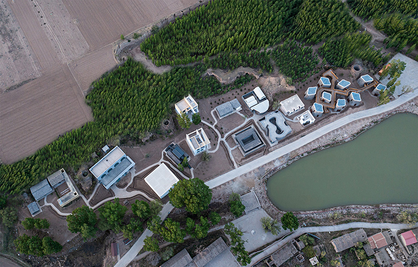 curvilinear courtyard guest house inspired by rivers and lakes in rural areas in southern china 1