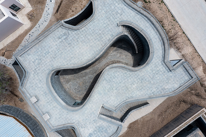 curvilinear courtyard guest house inspired by rivers and lakes in rural areas of southern China 5