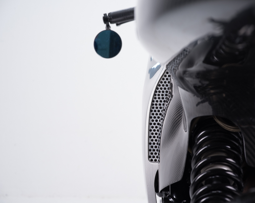 bandit9 combines hand-brushed aluminum and carbon fiber in ducati 821 motorcycle - 8