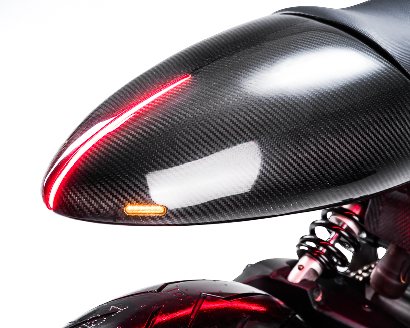 bandit9 combines hand-brushed aluminum and carbon fiber in ducati 821 motorcycle - 10