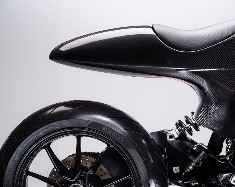 bandit9 combines hand-brushed aluminum and carbon fiber in ducati 821 motorcycle - 9