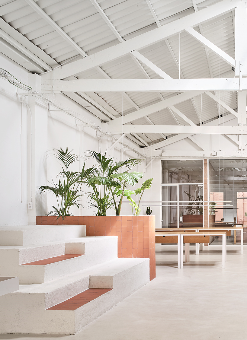 reconversion of a warehouse into a multi purpose office space in barcelona 11