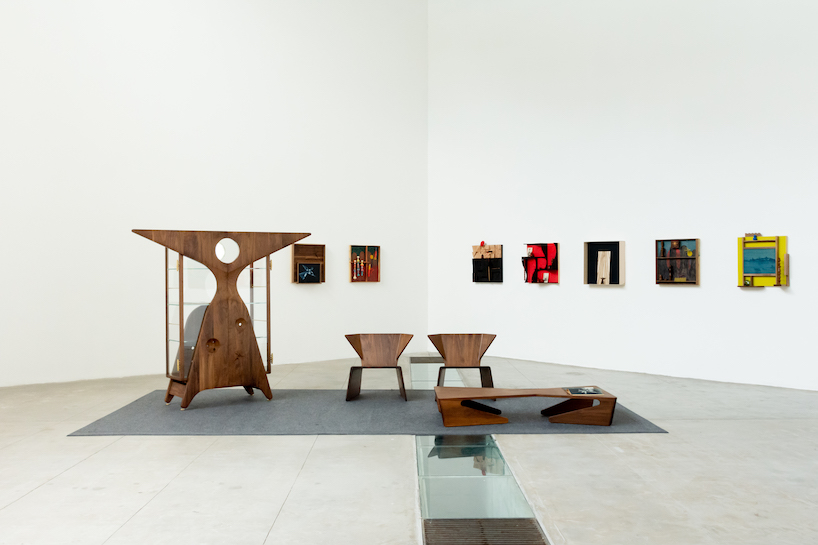variations on non euclidean miss expanding universe a bibliography at la tallera de siqueiros 9