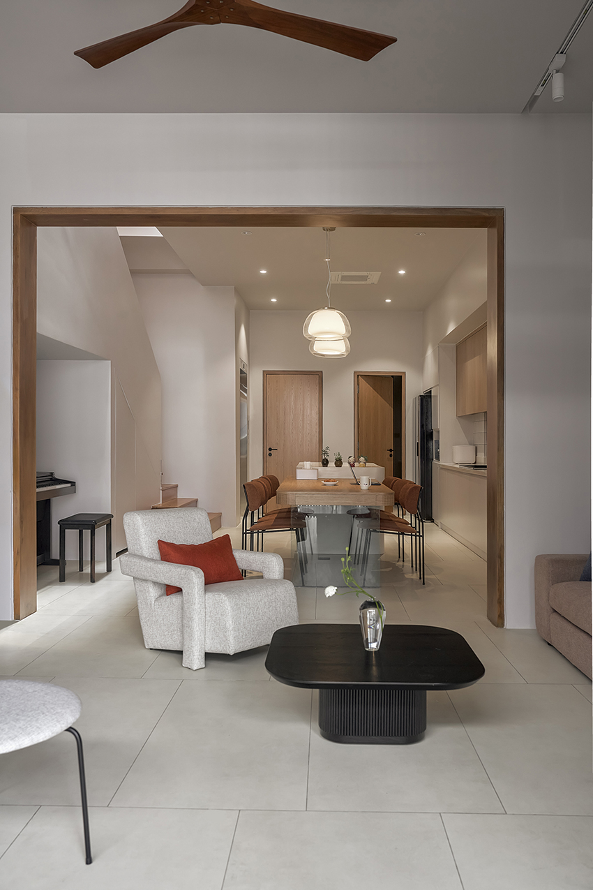 28'creative studio smooths the edges of family residence's interior in vietnam