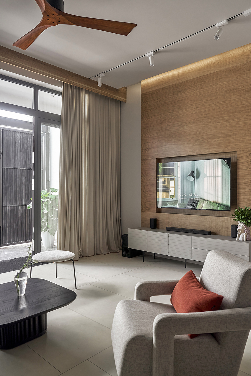 28'creative studio smooths the edges of family residence's interior in vietnam