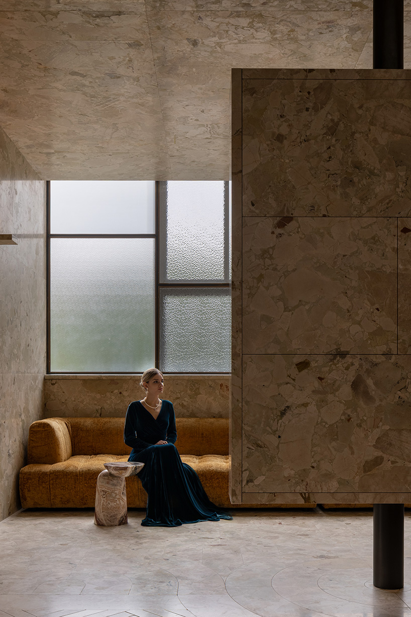 green marble clads gallery showroom&rsquo;s immersive interiors in shenzhen