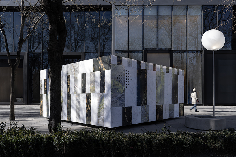 three-toned marble facades clad floating kiosk in beijing’s urban fabric - 6