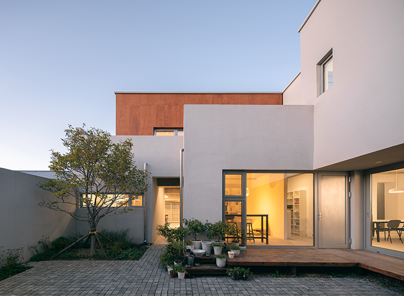 flexible courtyards craft self-developed hybrid residence by DL atelier in beijing