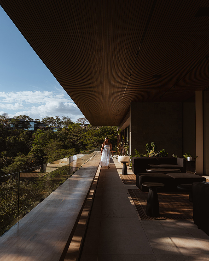 cantilevered planes of QBO3 arquitectos' casa yume frame tropical views in costa rica