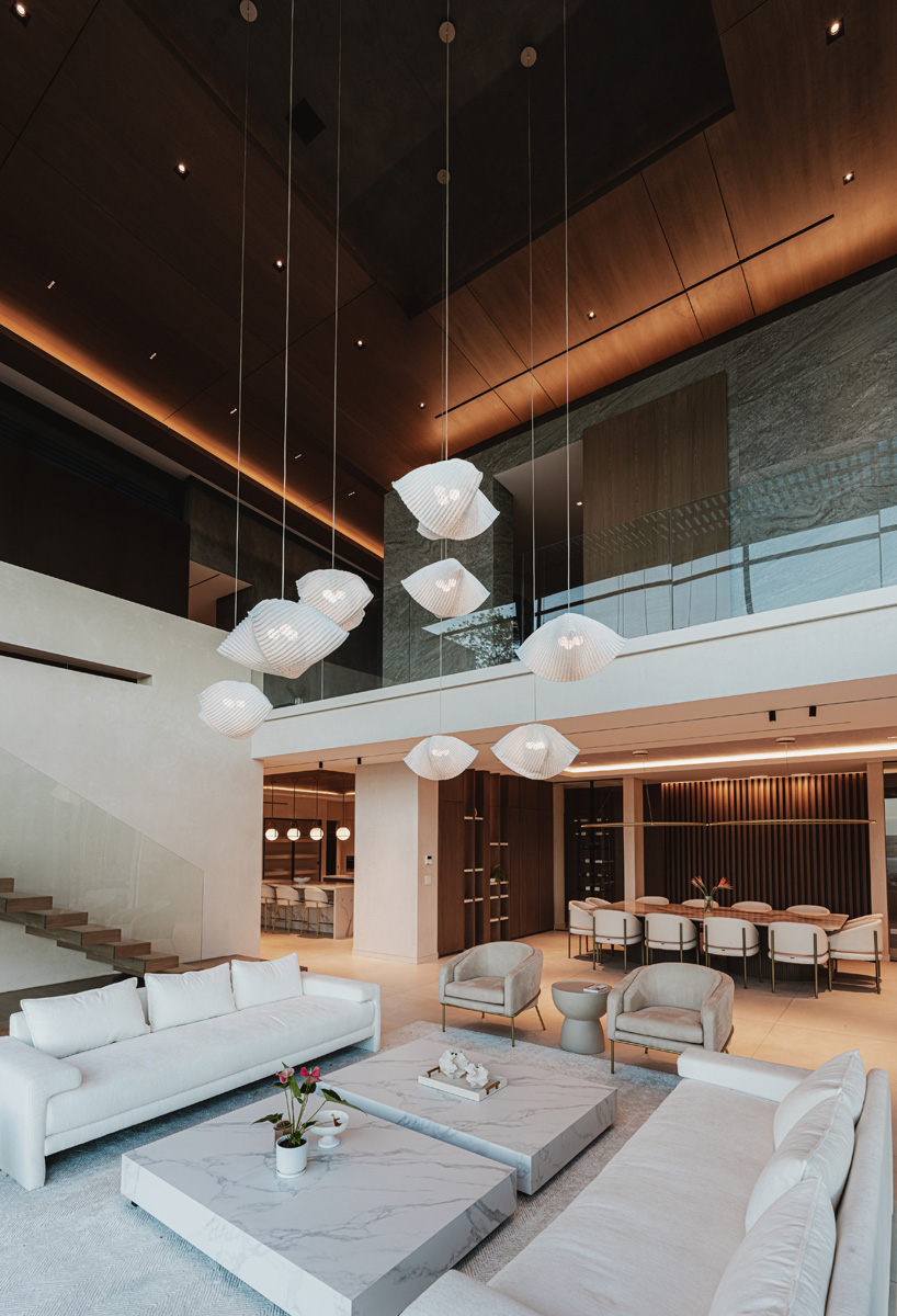 QBO3 arquitectos embeds casa enoki's staggered platforms in tropical forest of costa rica