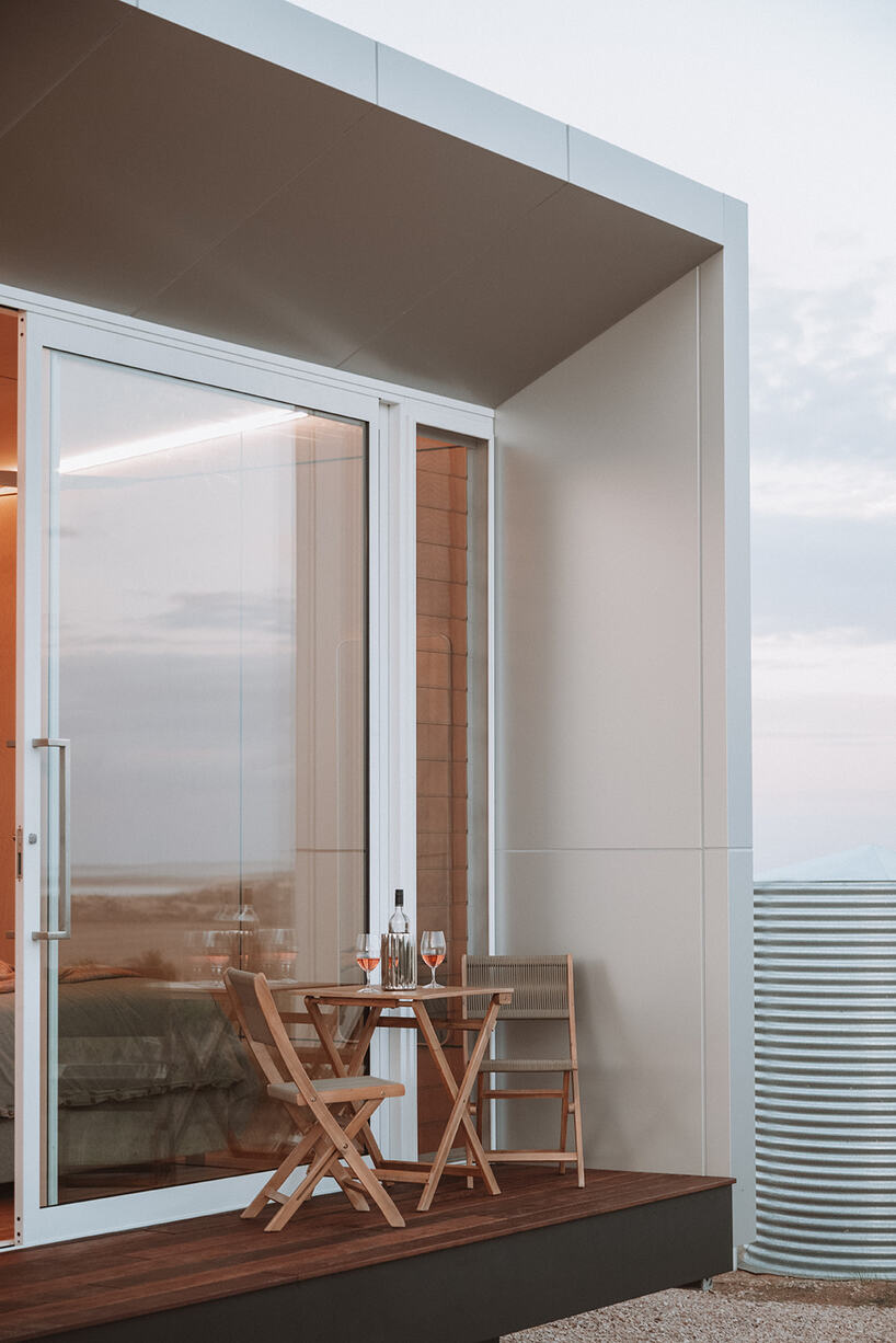 off-grid pod[e] mulla mulla fuses eco-conscious features with modern luxury in australia