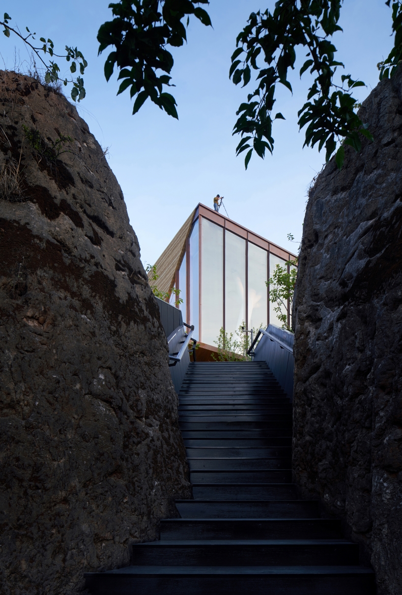 gad designs fragmented infinity volume for mountain & sea art museum in china