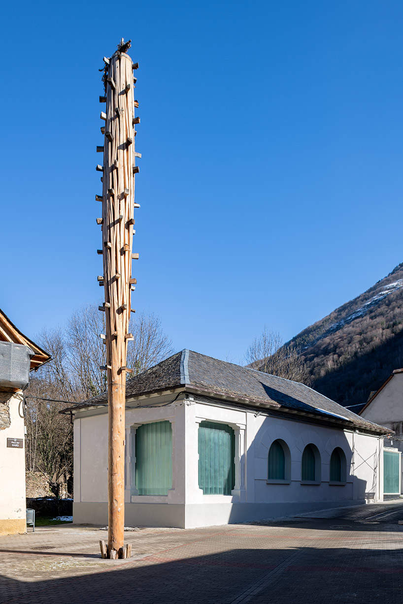 haro museum's translucent openings illuminate the square of val d'aran in spain