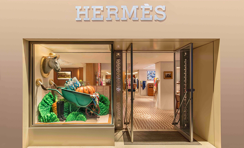 Hermes 2018 A/W window display