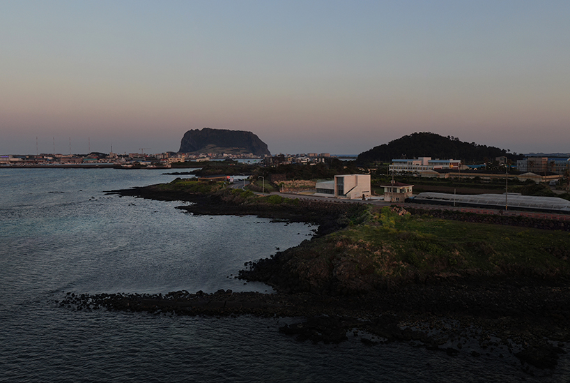 rising volcano cones of jeju island inform the design of o r r r n café in south korea