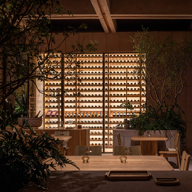 ignacio urquiza and ana paula de alba set sand-toned monolithic restaurant on mexico’s coast