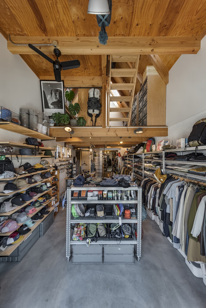 wooden shingles cover 'yosemite' renovated storefront by slow in japan