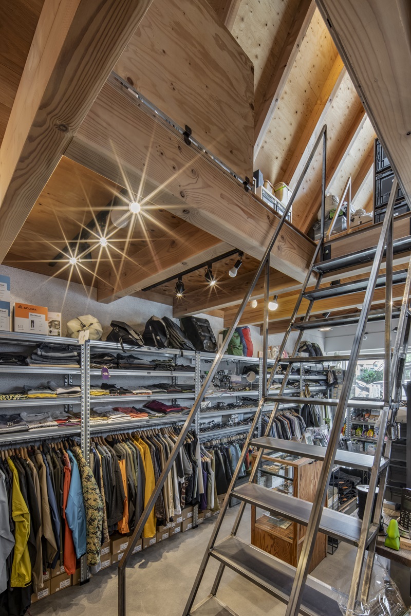 wooden shingles cover 'yosemite' renovated storefront by slow in japan