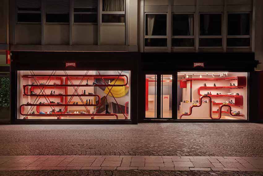 glass blocks engulf bottega veneta's avenue montaigne flagship