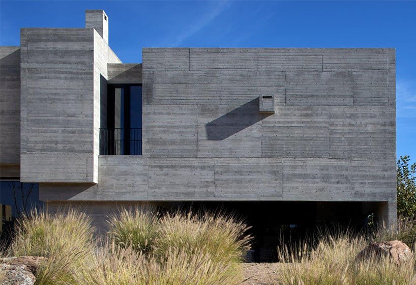 protruding forms made of solid concrete compose hmz house in mexico