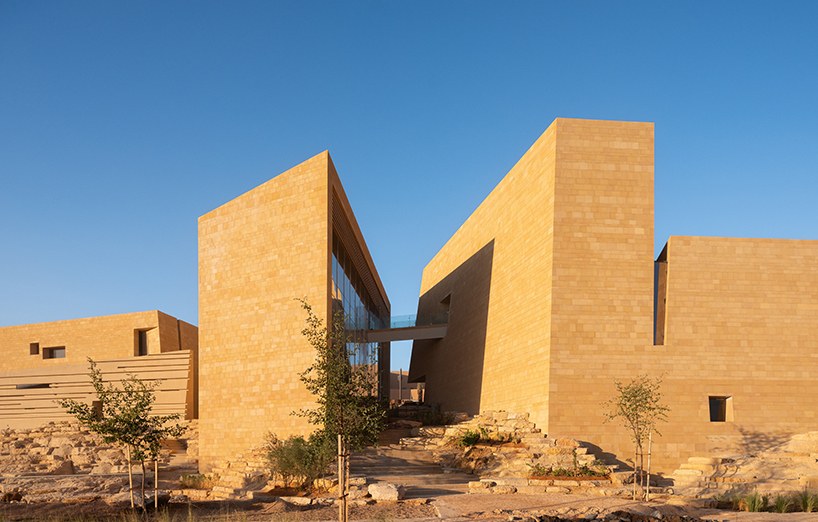 schiattarella associati's digital art center in saudi arabia draws from najdi architecture