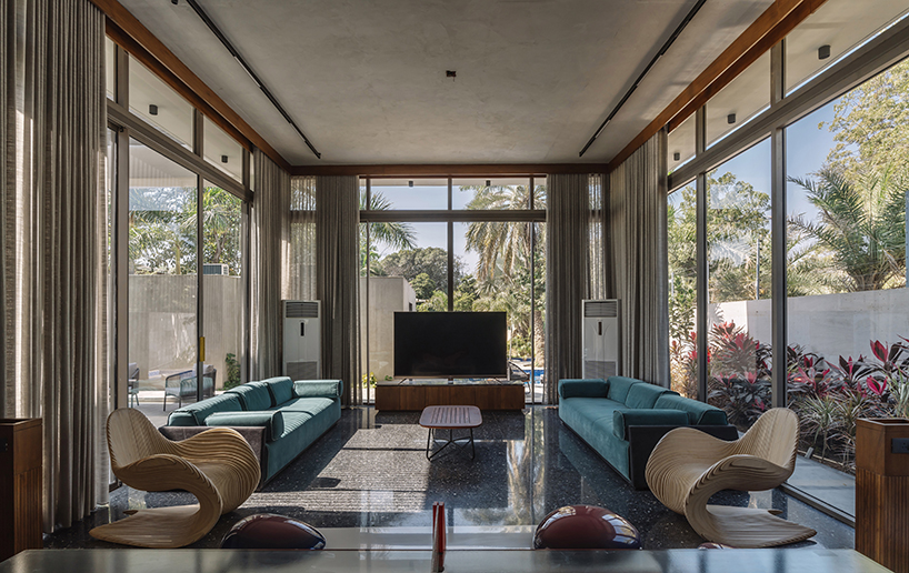 bellevue a house in a park 3