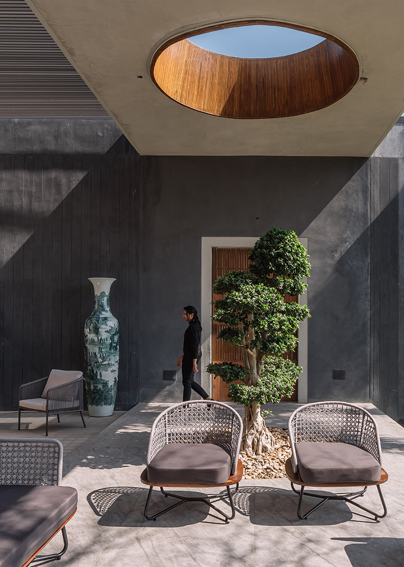 bellevue a house in a park 5