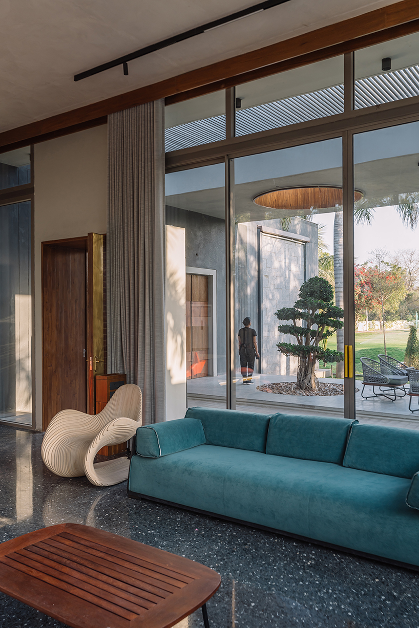 bellevue a house in a park 7