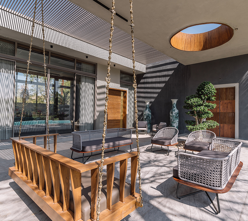 bellevue a house in a park 8