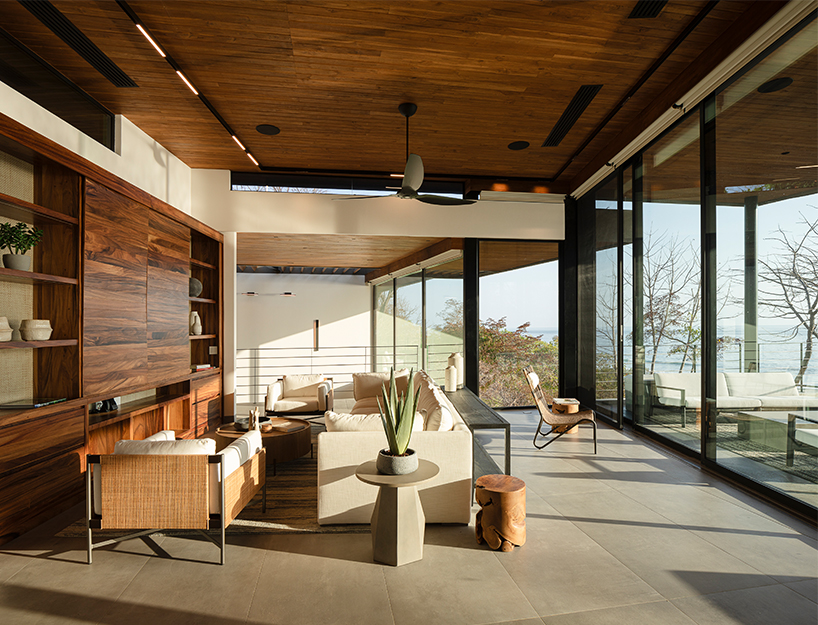 LSD architects gently hangs concrete casa vid e higurea over cliff in costa rica