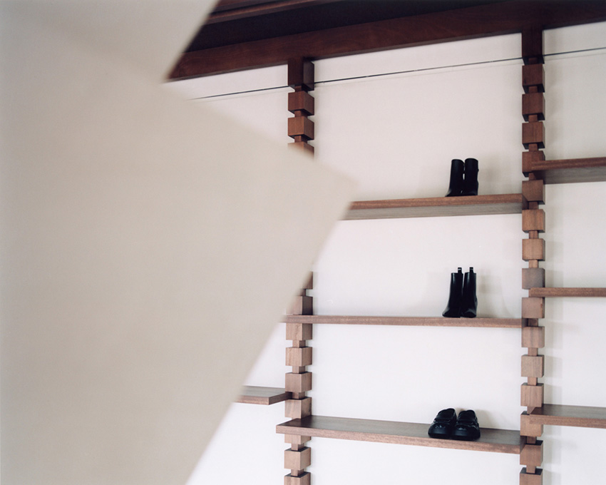 zimmer studio explores contrasting material aesthetics in es_more's palma dual retail space