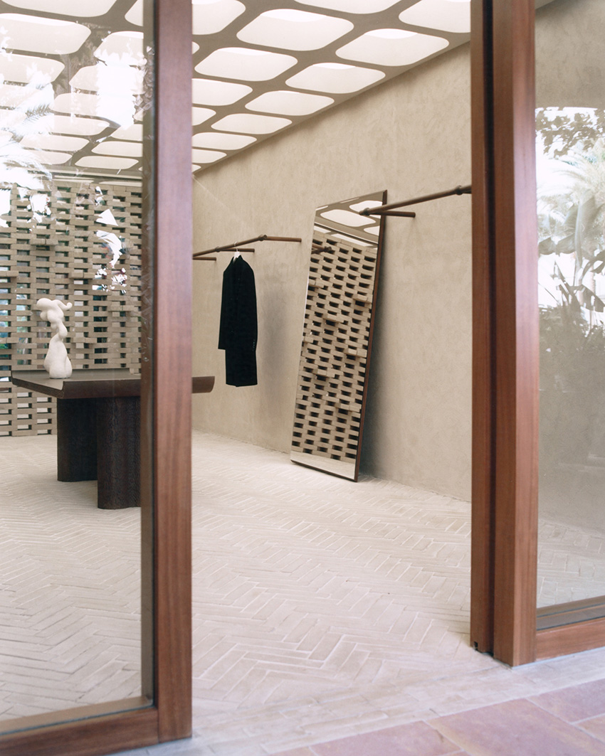 zimmer studio explores contrasting material aesthetics in es_more's palma dual retail space