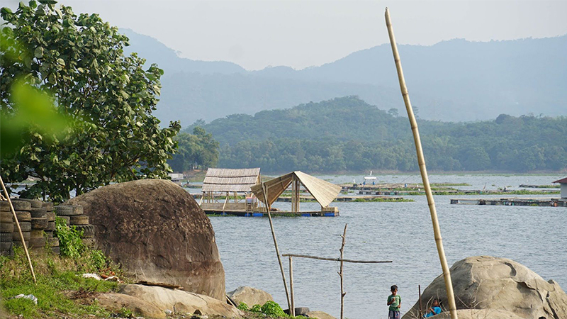 holcim foundation and rumama re-adapt bamboo buoyant architecture in indonesia