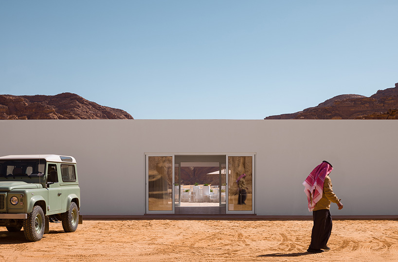Hapja e çatisë eliptike fton dritën natyrale brenda shkretëtirës x qendra e vizitorëve AlUla 2022