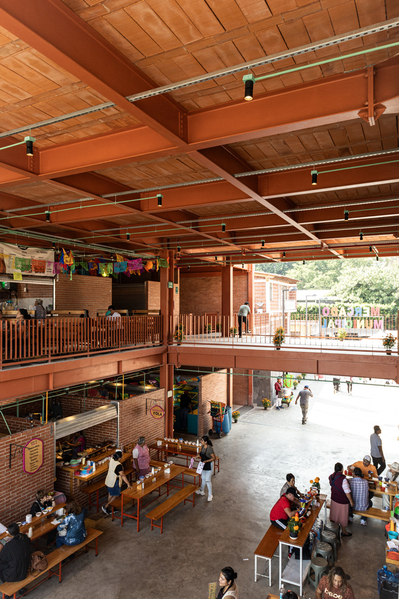 Pueblo Magico dari Tepoztlan meluncurkan pasar kota baru dengan struktur kemerahan yang meniru daerah yang dominan tanah liat 3