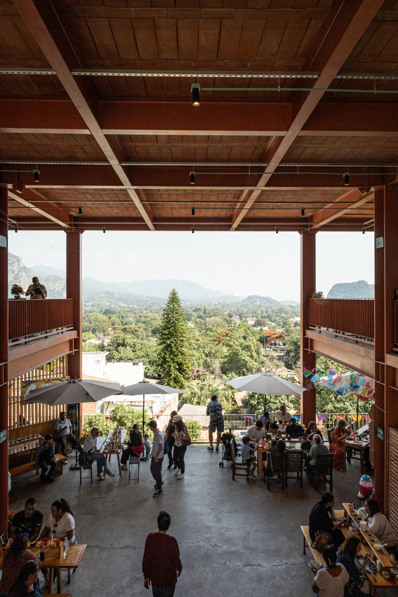 Pueblo Magico dari Tepoztlan meluncurkan pasar kota baru dengan struktur kemerahan yang meniru daerah yang dominan tanah liat 5