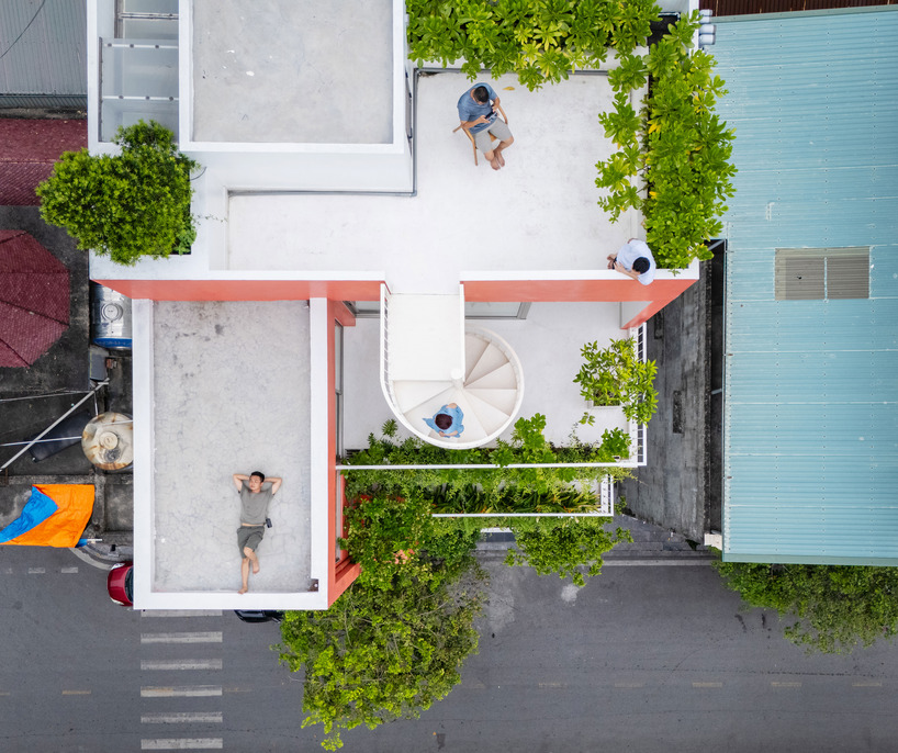 hiens house the townhouse with two facades standing out on the street in vietnam 3