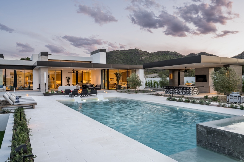 Ty Harrison prioritizes an inner outdoor transition without problems in this modern house in Arizona 11