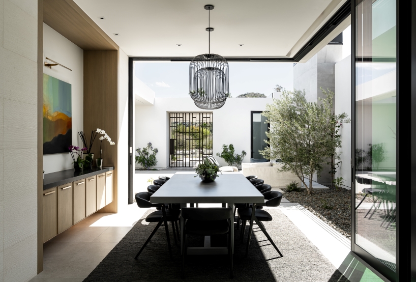 Ty Harrison prioritizes an inner outdoor transition without problems in this modern house in Arizona 6