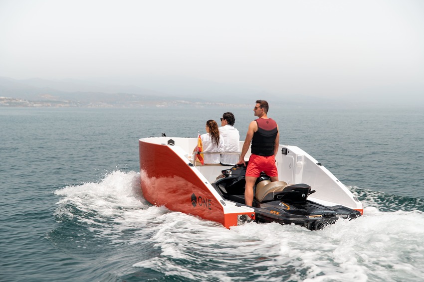 with a slender form, ONE 16 transforms a jet ski into a 6-meter boat