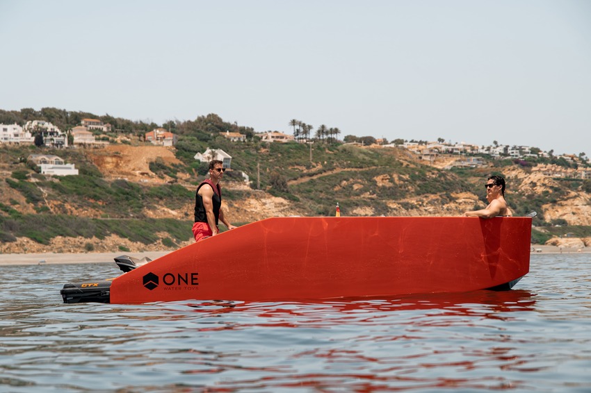 with a slender form, ONE 16 transforms a jet ski into a 6-meter boat