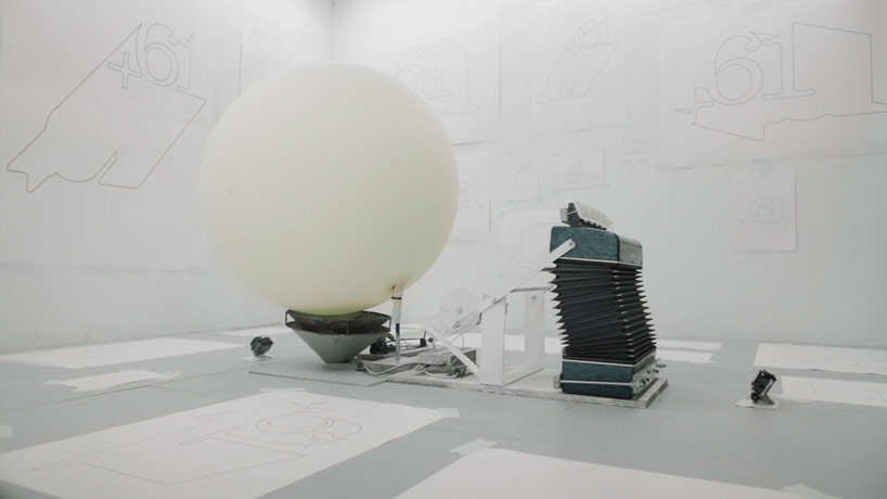 Xiong Yuying está en llamas, la sociedad del pegamento abraza el caos y lleva a cabo un experimento explosivo de 61 1