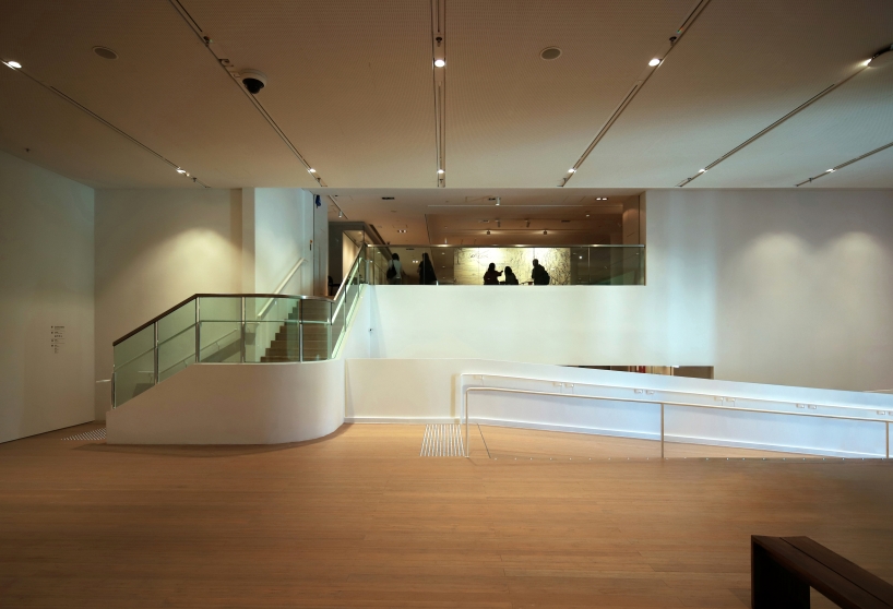 cantilevered concrete mass by rocco design expands cuhk art museum in hong kong