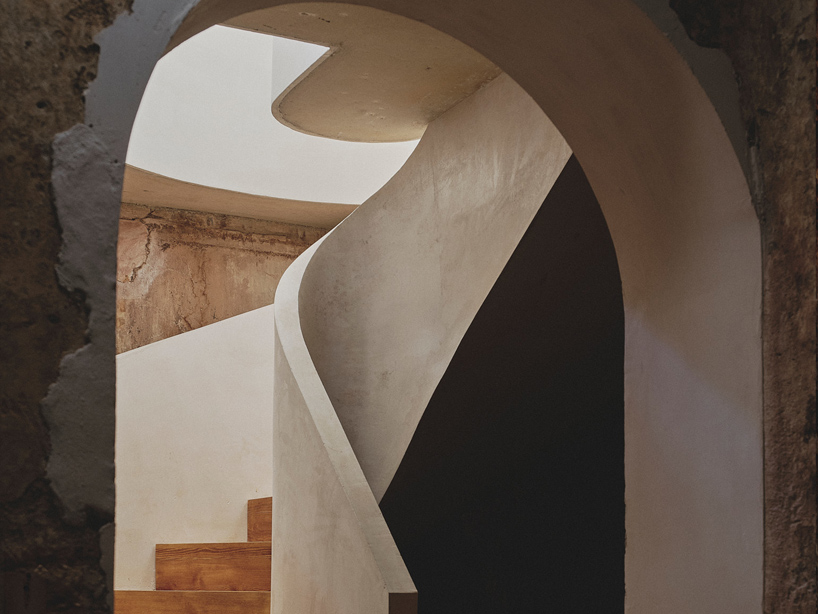 belen ilarri studio revitalizes historic winery as contemporary home in valencian village